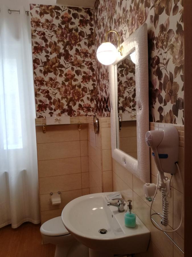 فوجيا B&B Abatjour - Ambiente Sanificato - Test Antilegionella Assolto المظهر الخارجي الصورة