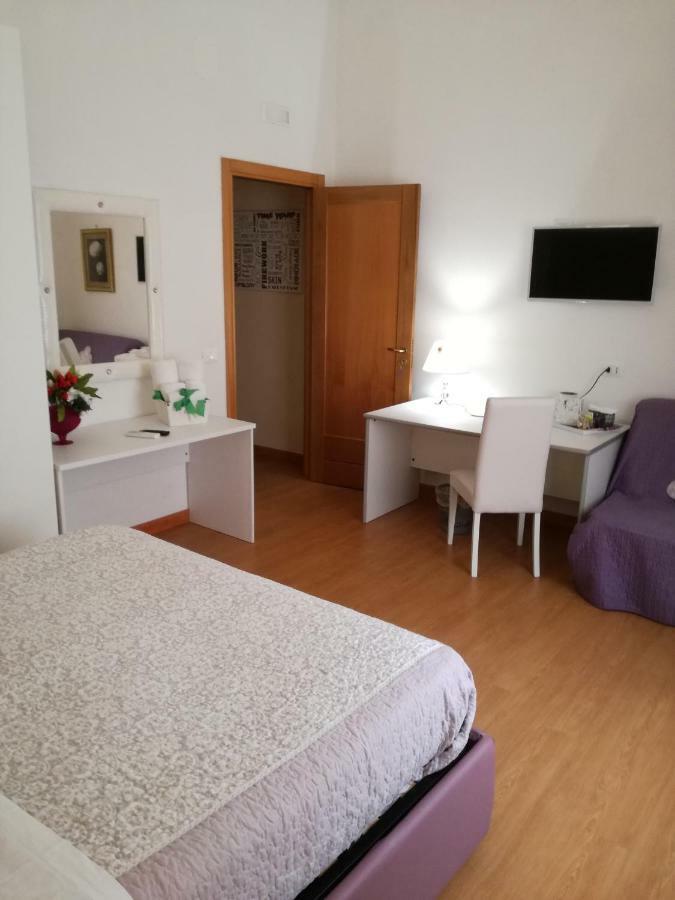 فوجيا B&B Abatjour - Ambiente Sanificato - Test Antilegionella Assolto المظهر الخارجي الصورة