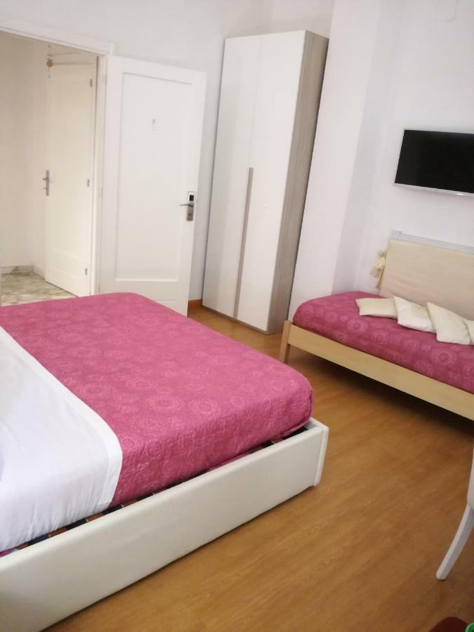 فوجيا B&B Abatjour - Ambiente Sanificato - Test Antilegionella Assolto المظهر الخارجي الصورة