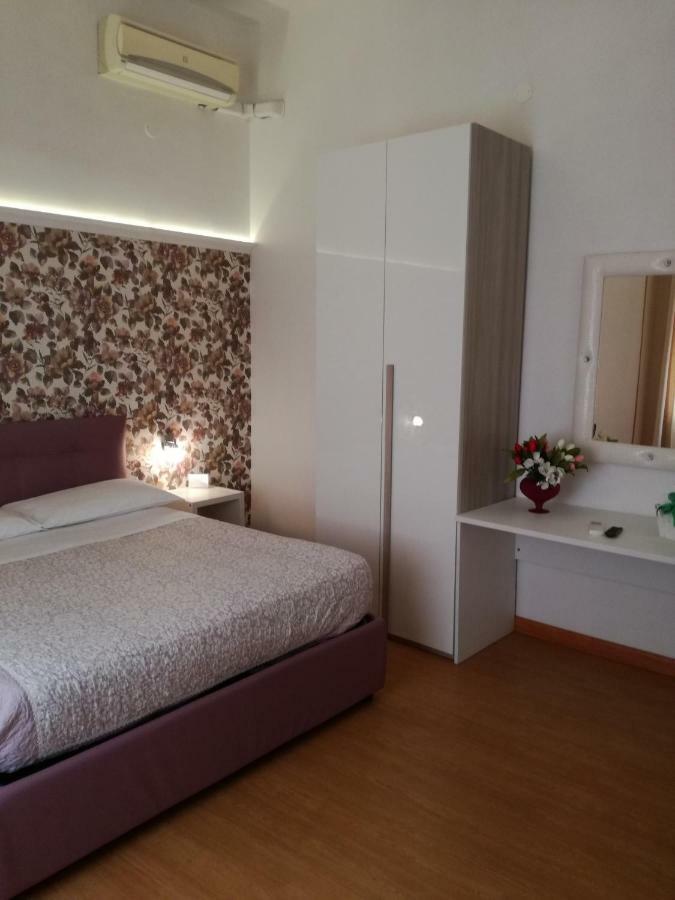 فوجيا B&B Abatjour - Ambiente Sanificato - Test Antilegionella Assolto المظهر الخارجي الصورة