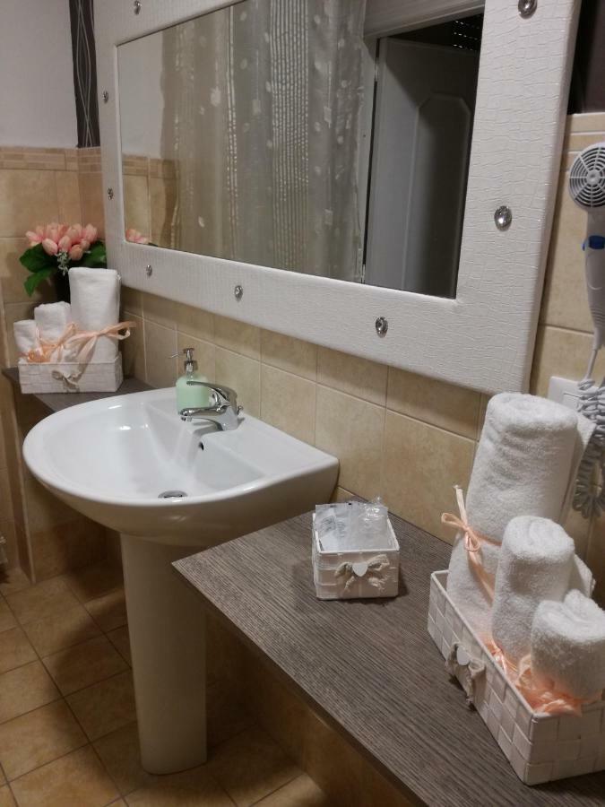 فوجيا B&B Abatjour - Ambiente Sanificato - Test Antilegionella Assolto المظهر الخارجي الصورة