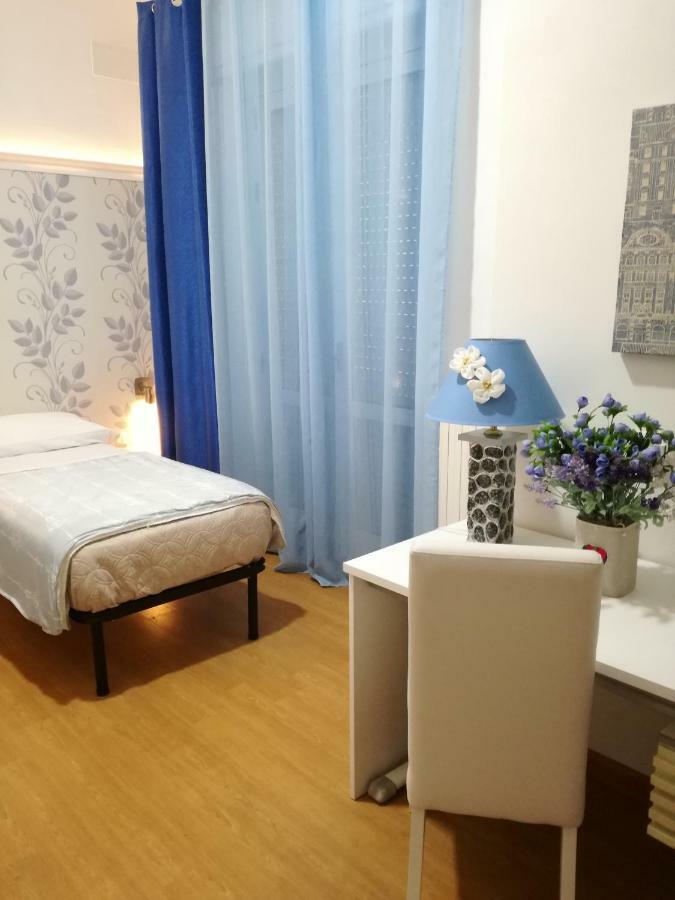 فوجيا B&B Abatjour - Ambiente Sanificato - Test Antilegionella Assolto المظهر الخارجي الصورة