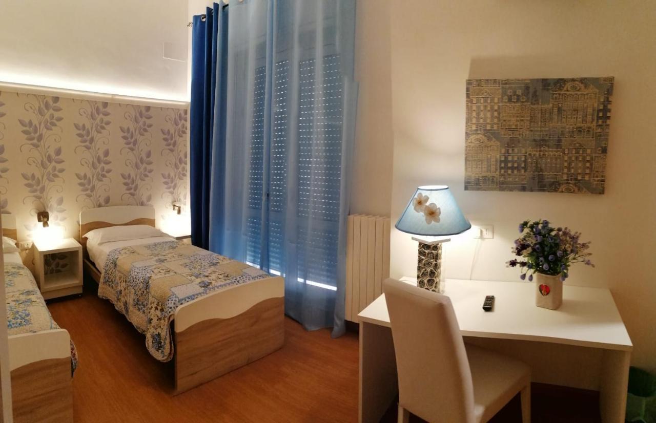 فوجيا B&B Abatjour - Ambiente Sanificato - Test Antilegionella Assolto المظهر الخارجي الصورة