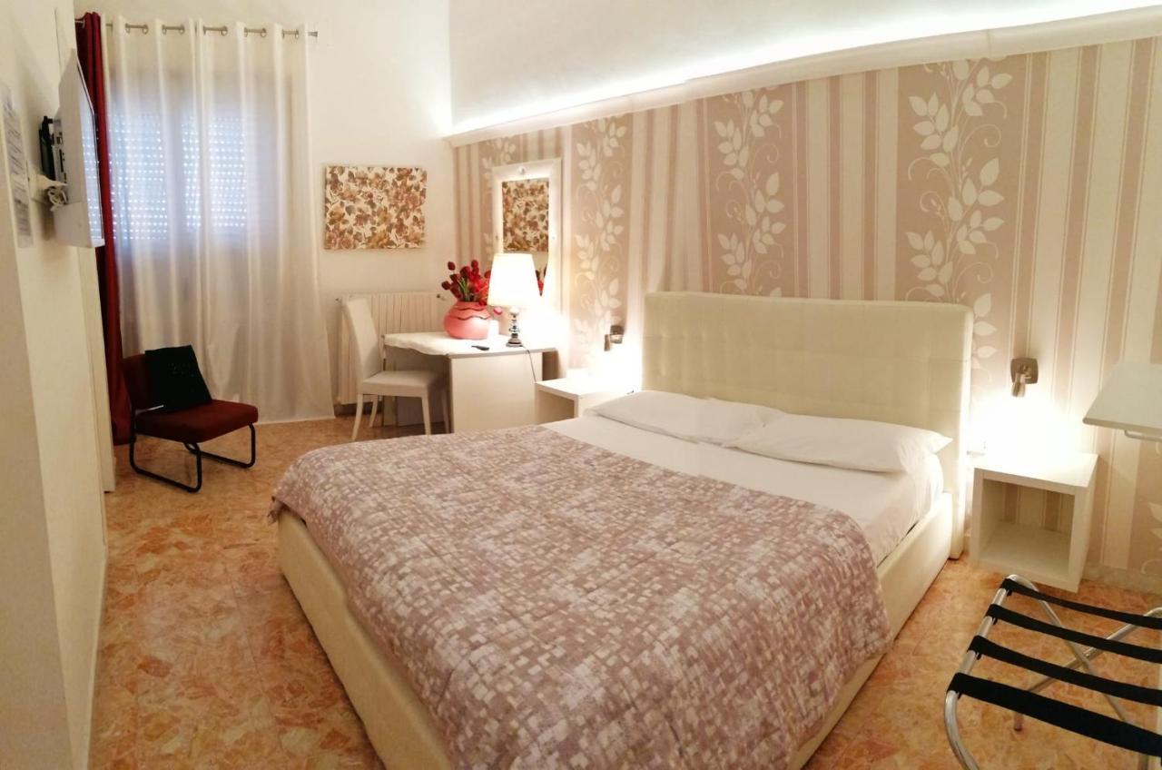 فوجيا B&B Abatjour - Ambiente Sanificato - Test Antilegionella Assolto المظهر الخارجي الصورة